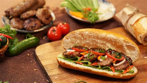 Top 17 địa chỉ bánh mì Hà Nội ngon giá bình dân nổi tiếng