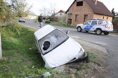 Árokba hajtott egy autó és ráborult a sofőrre Pest megyében | 24.hu