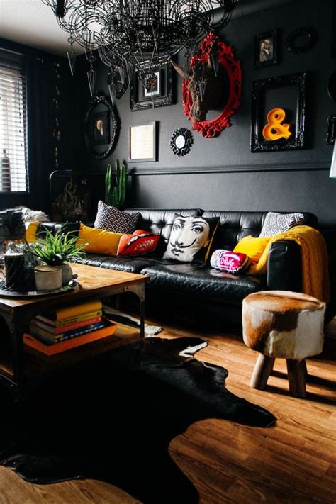 26 Gorgeous Living Rooms With Black Walls Digsdigs