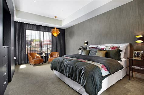 From moody dark grey to light pastel grey, here we show you how to choose and update your bedroom with grey. 20 Master Bedrooms With Creative Style Solutions