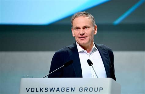 Tortenwurf Und Nacktprotest Auf Volkswagen Hauptversammlung