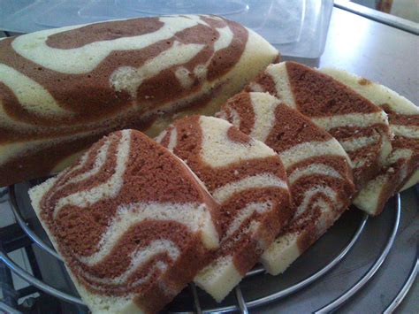 May 28, 2021 · resep bolu kukus putih telur. ibnu cookies: Bolu zebra kukus