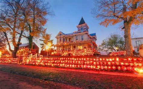 Photos West Virginias Pumpkin House Lights Up Thousands Of Jack O
