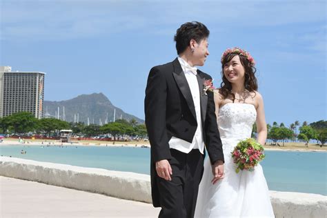 Honolulu Weddings Takamasa And Ayaka At Ala Moana Beach