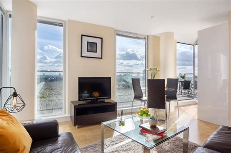 Fascinating Two Bedroom Apartments In Canary Wharf Updated 2020