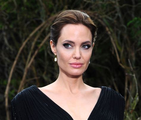 In january, 2008, jolie and her brother, james haven, marked the first anniversary of. Exniñera de Angelina Jolie revela el lado oscuro de la ...