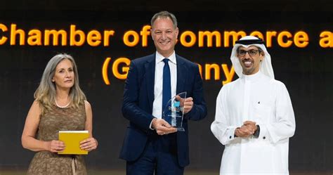 دبي تحتضن الفائزين في مسابقة غرف التجارة العالمية 2021 جريدة الوحدة