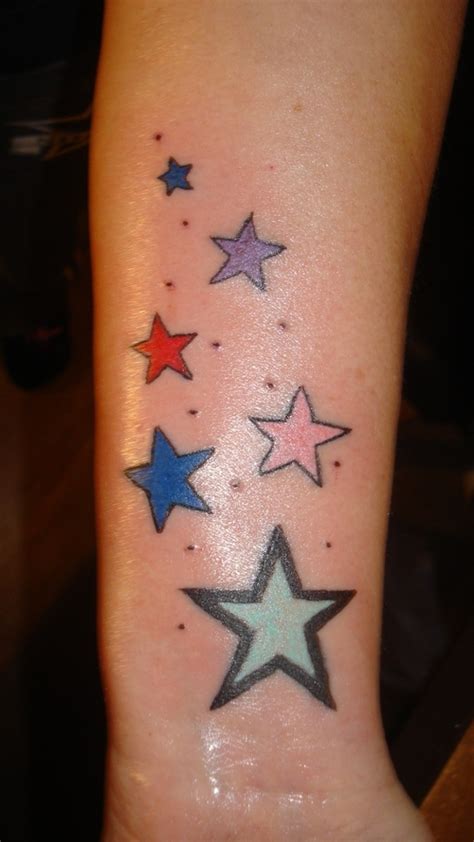 As spacewhile you customize the design here are the 15 best star tattoo designs that would be appealing to both men and women along with images from all ages and all walks of life. Shooting Star Tattoos - tattoos-and-art.com