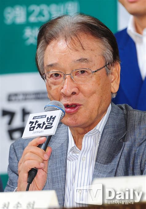 완(고현정)은 난희(고두심)에 연하(조인성)과 헤어진 이유를 밝히며, 과거 사건에 대해 묻는데. 이순재 "고두심 과거 정말 예뻐, 같이 멜로 연기 못해 아쉬웠다"