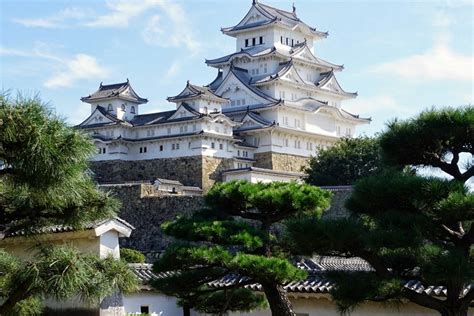 Come For The Castle Stay For The Sake Himeji Himeji Hyogo Japan Travel