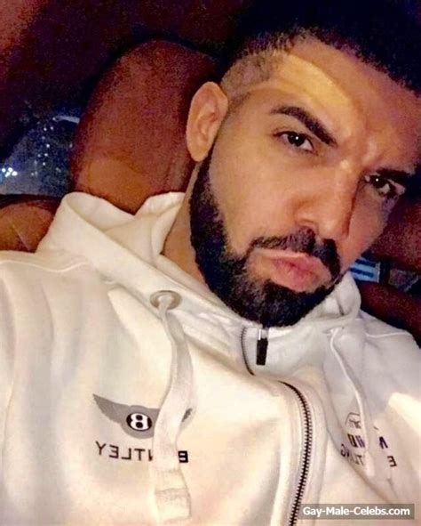 Canadian Rapper Drake Leaked Nude Bik Cock Selfie Photos Fake