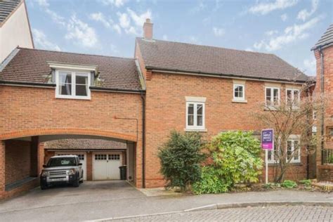 4 Bedroom Link Detached House For Sale In Montgomery Road Andover