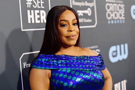 Niecy Nash Daytime Talk Show In The Works At Cbs Tv Distribution