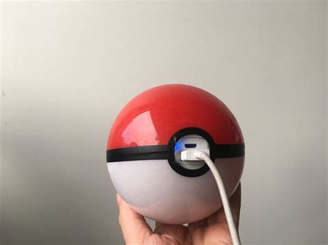 Sigue Jugando Pokémon Go Con Este Cargador Externo En Forma De Pokeball