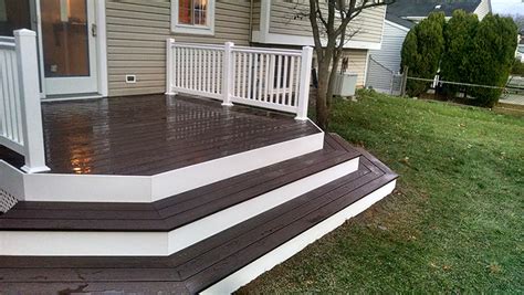 Building a deck is easy if you use the right plans, tools and techniques and follow our instructions. Deck Design Spotlight: Platform Decks