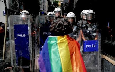 Ben Aquila S Blog Thousands Celebrate Pride In Istanbul Despite March