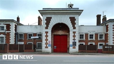 Hmp Aylesbury Officer Jailed Over Sex Texts To Inmate Bbc News