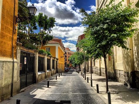 Simple Science: How to Make a Volcano with Kids