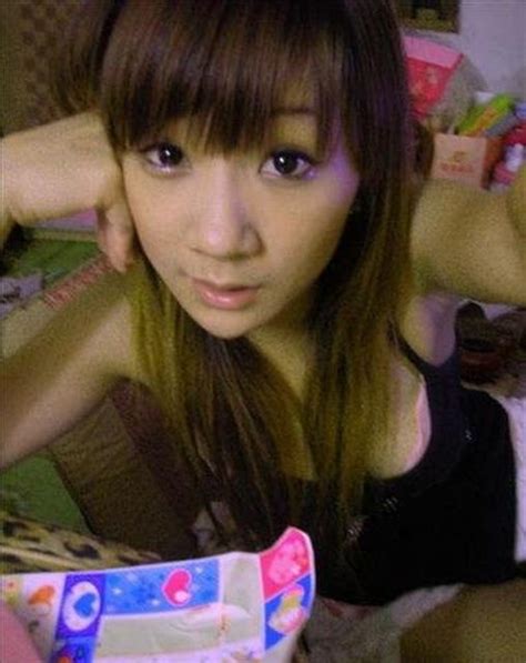 Photo Cewek Sexy Indonesia Girl Blackberry User