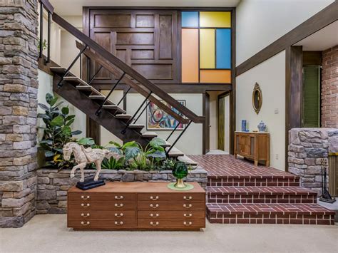 You Can Now Live In The Restored Brady Bunch House—for 55 Million
