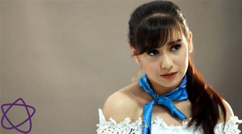 Business service in semarang, indonesia. Trend Model Rambut Terbaru Irish Bella Yang Terbaik ...