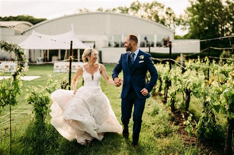 Featured Weddings — Saltwater Farm Vineyard