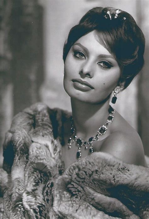 Sophia Loren Elegance Is The Only Beauty That Never Fades Old