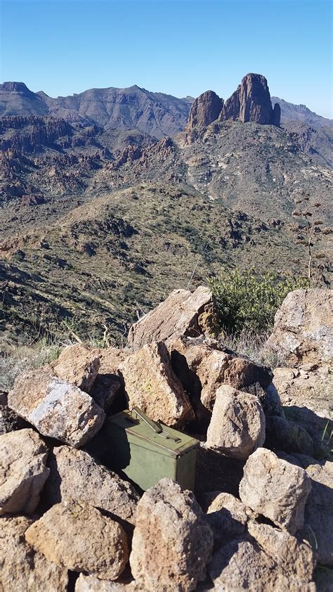 Superstition Mountains Loop West Boulder Weavers Needle Black