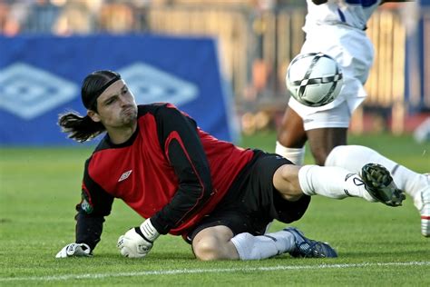 He is the first football player in the world to belong to a professional football. Lutz Pfannenstiel: Weltrekordler unter den Weltenbummlern ...