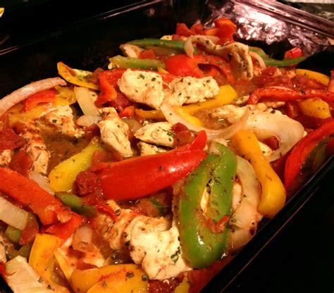 This is an easy mexican baked chicken fajita dish that i put together when i wanted something a little spicy, but didn't want to stand in front of the stove. oven baked fajitas - The Cookie Rookie