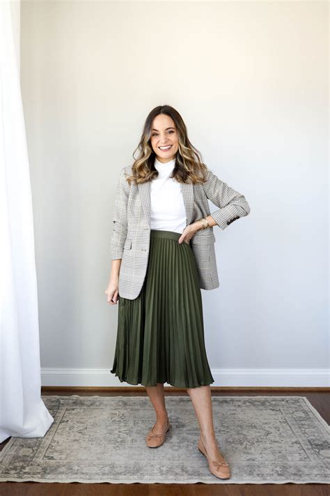 Three Ways To Wear A Pleated Skirt Pumps Push Ups