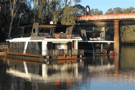 Decadence Murray River Houseboats