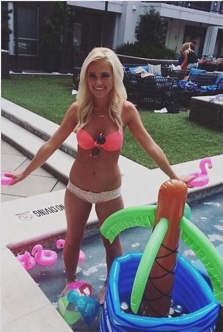 Hot Pictures Of Tomi Lahren Which Will Make You Fantasize Her The Viraler