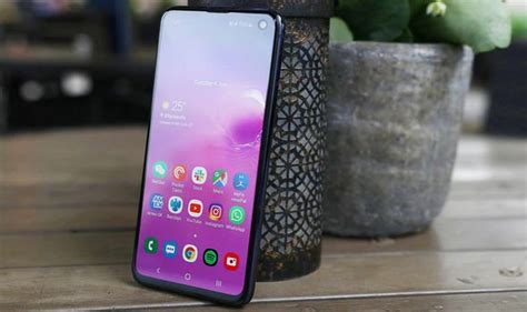 Samsung Galaxy S10e Review A Phone Youll Love If Youre Prepared To