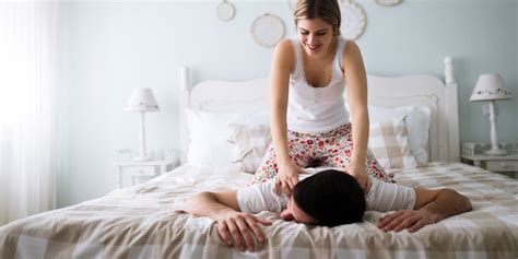 ¿los masajes eróticos logran aumentar la conexión entre la pareja ¿y elevan el deseo te damos
