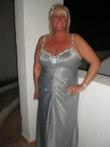 Chel63666 50 From Glasgow Is A Local Granny Looking For Casual Sex