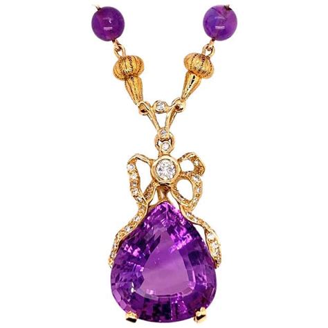 33.10 Carat Yellow Gold Necklace Natural Oval Sapphire&Round Diamond