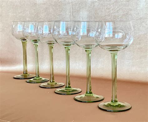 Hand Blown Green Glass Flared Tall Stemware Vintage Barware Wine Glass Ball Know Clear Stem Wine