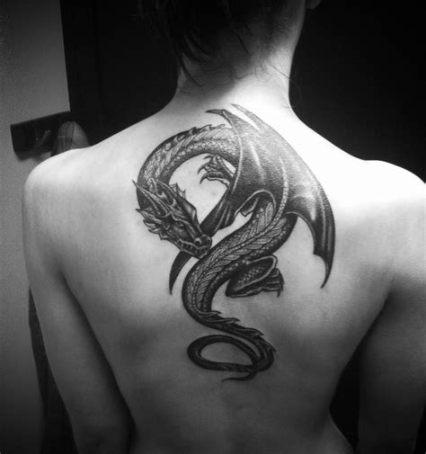 Татуировки Дракона На Спине Девушек фото в формате Jpeg фотографии опубликовал админ фото стока