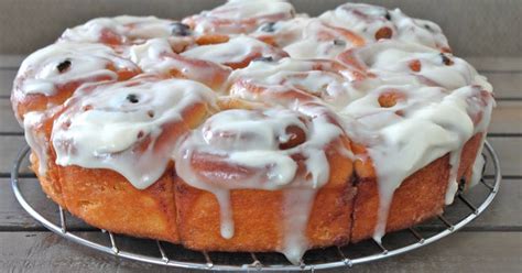 I used a cream cheese icing for these rolls but they can also be eaten without frosting at all cinnamon rolls filled with sweet n tangy caramelized apples and topped with cream cheese icing. 10 Best Cinnamon Roll Icing without Butter Recipes