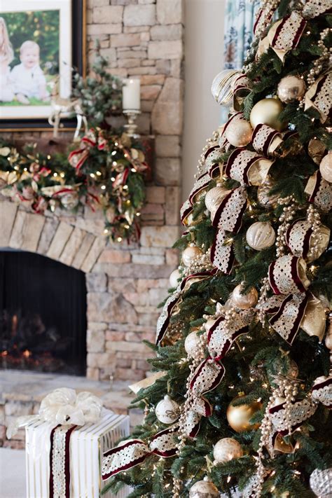 Burgundy And Gold Christmas Tree Ideas For A Classy Jolly Christmas