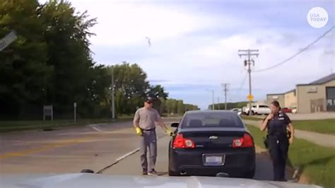 Good Samaritans Rush To Help An Officer Attacked During A Traffic Stop