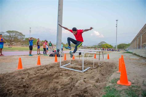 Posición del cuerpo y equilibrio Arnovis Dalmero, el cinenaguero que ocupó el tercer en el ...