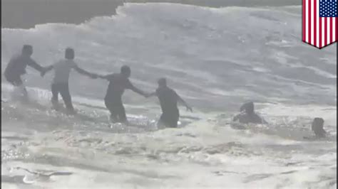 Faith In Humanity Restored Beachgoers Form Human Chain To Save