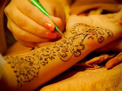 Maybe you would like to learn more about one of these? 4 Cara Membuat Tato Temporer Mudah dan Praktis - Tokopedia ...