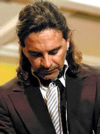 The charismatic uruguayan moved to argentina to study acting in 1976. LOS MAS HOMBRES: A OSVALDO LAPORT LO TIENTAN A DESNUDARSE