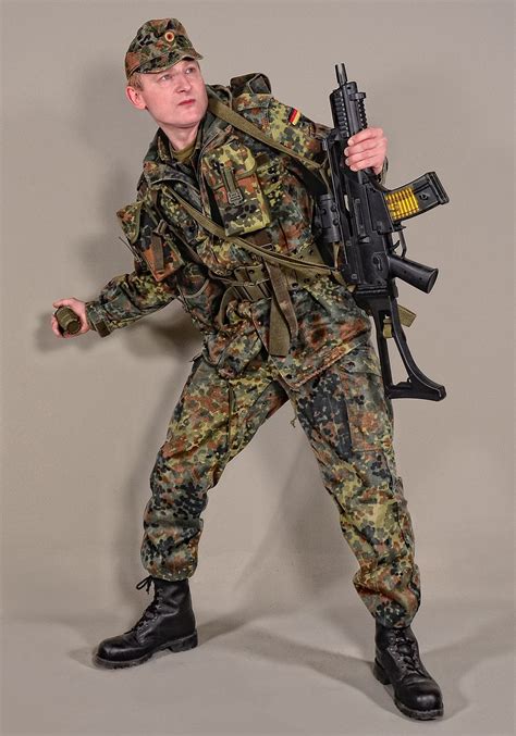 Military Uniform German Soldiers Flecktarn 04 In 2021 Military Uniform Military Combat