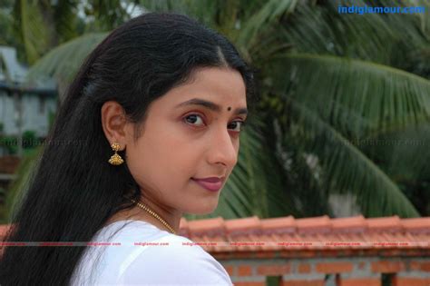 Praveena Actress Hd Photosimagespics And Stills 131806