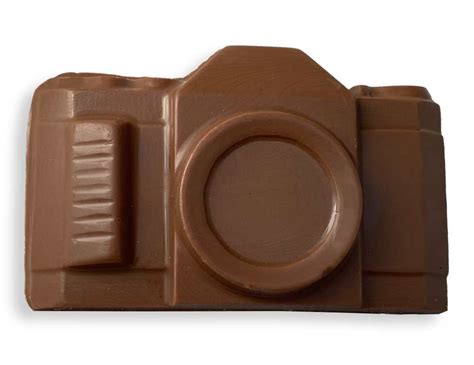 We craft each bar with equal passion and dedication right out of our hawaiian chocolate factory in have fun and take your time learning about the chocolate's story, tasting notes, alcohol pairings. Chocolate Camera-979