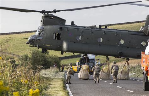 Boeing And Raf Mark 40 Years Of Chinooks Flying In The Uk Ads Advance